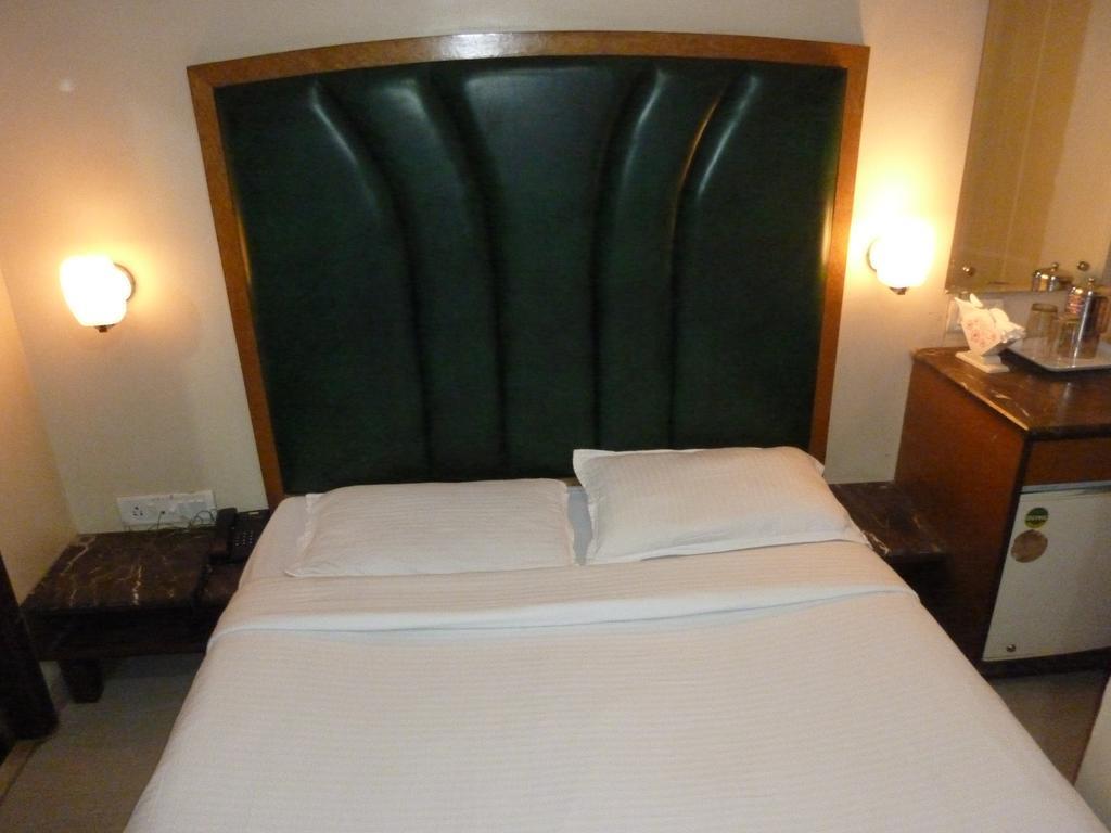 Hotel Park Shilton مومباي المظهر الخارجي الصورة