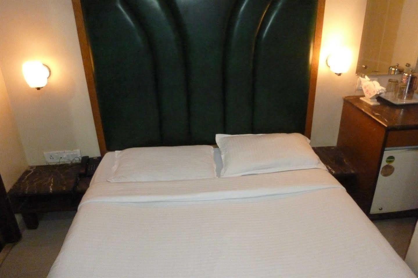 Hotel Park Shilton مومباي المظهر الخارجي الصورة